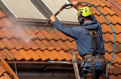Démoussage et hydrofuge de toiture à Gouzens
